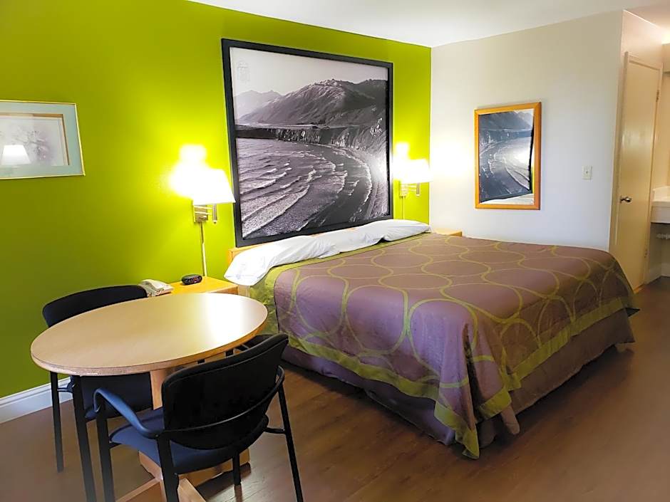 Super 8 by Wyndham Auburn