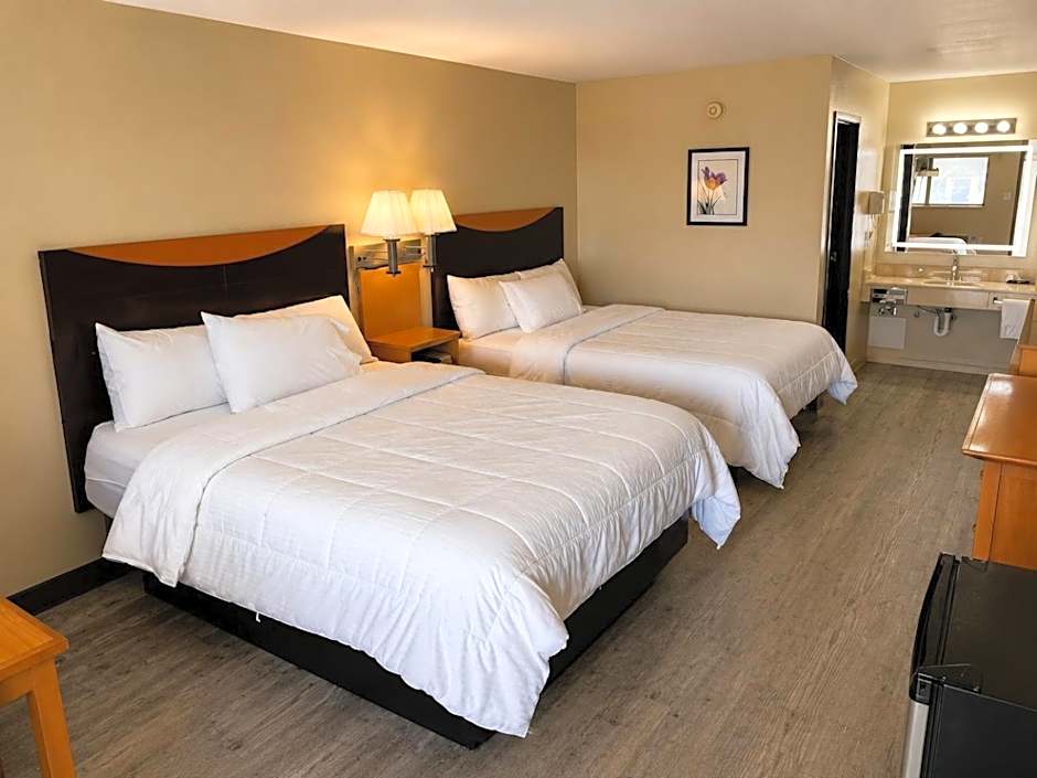 Four Winds Motel & RV Park