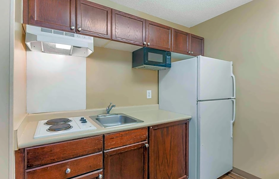 Extended Stay America Suites - Raleigh - RTP - 4919 Miami Blvd.