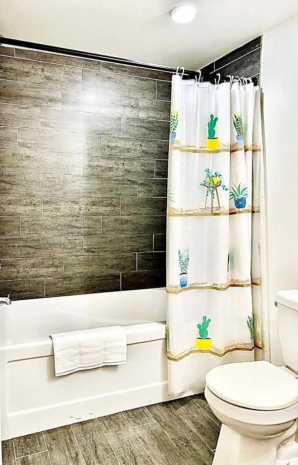 LaVida Exclusive Guest House, Free Parking (Rm#2)