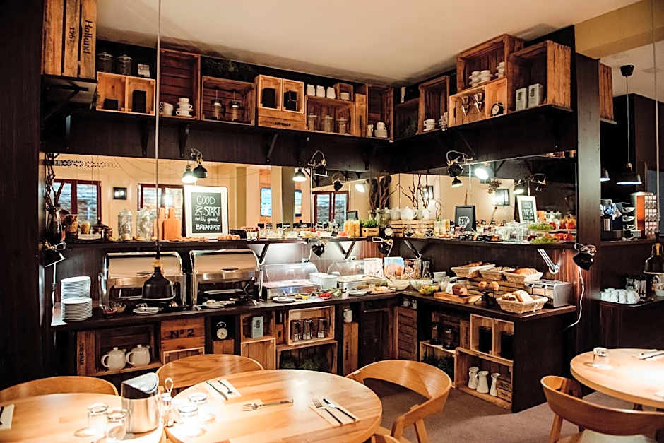 BOUTIQUE HOTEL11 with rooftop SPA