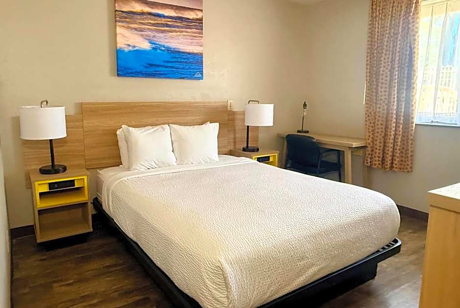 Days Inn by Wyndham Orange Park/Jacksonville