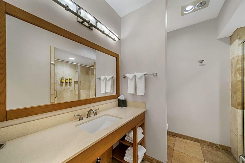 Best Western Plus Northwoods Inn