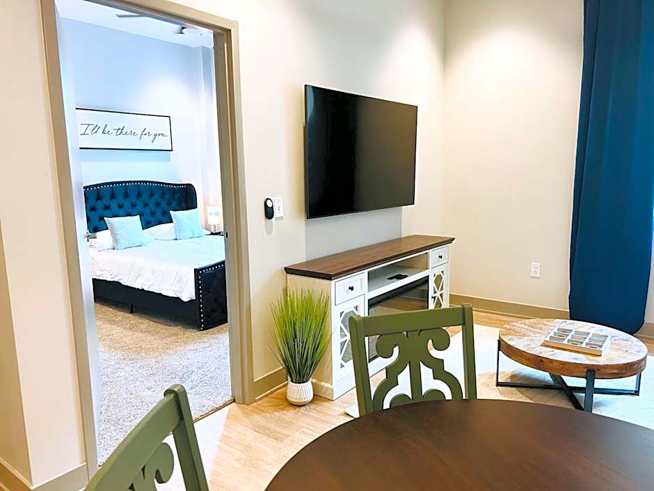 175 LEX - Walkable Downtown Lexington & Rupp Arena - Full Condos
