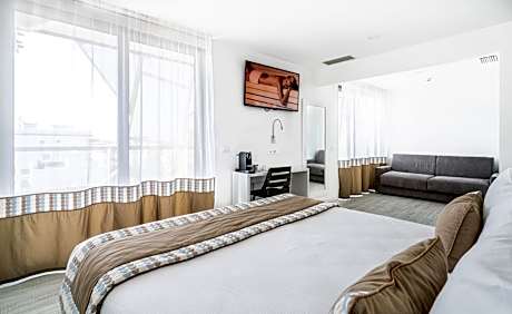 Suite with Beach Access