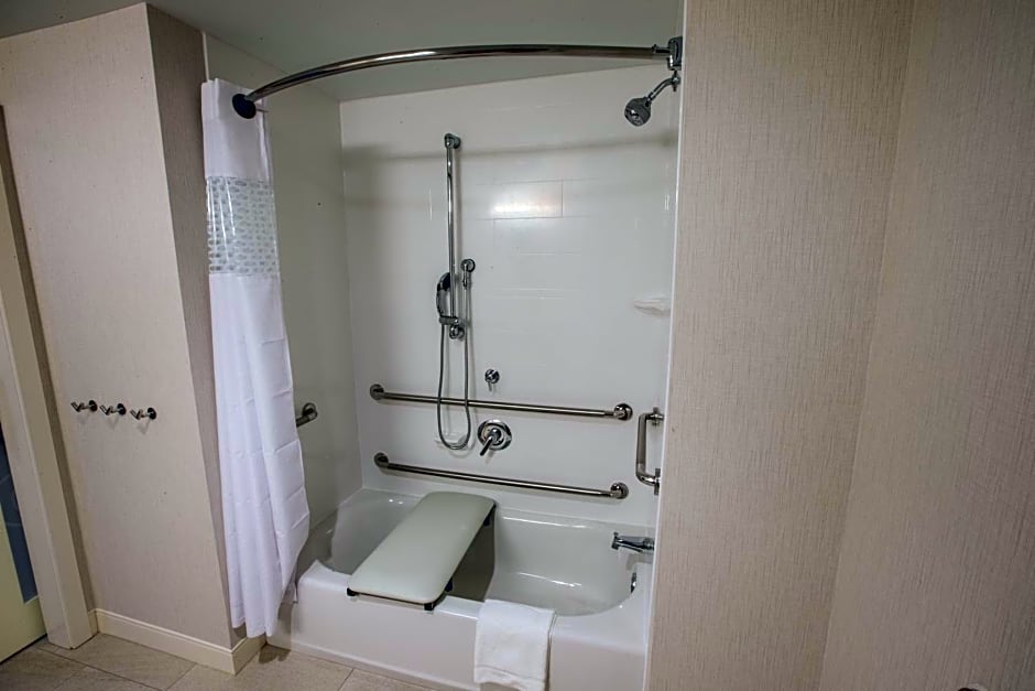 Hampton Inn by Hilton Amesbury, MA