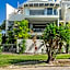 Absolute Beachfront Marcoola - Private Pool - Private Spa Bath - Games