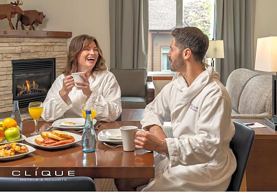 Falcon Crest Lodge by CLIQUE