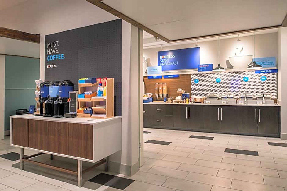 Holiday Inn Express & Suites Farmville By IHG