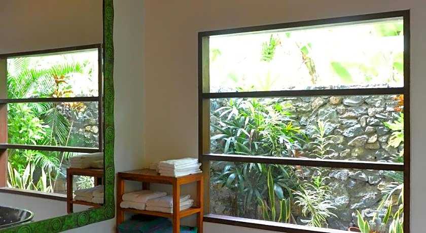 Cocotinos Hotel Sekotong Lombok