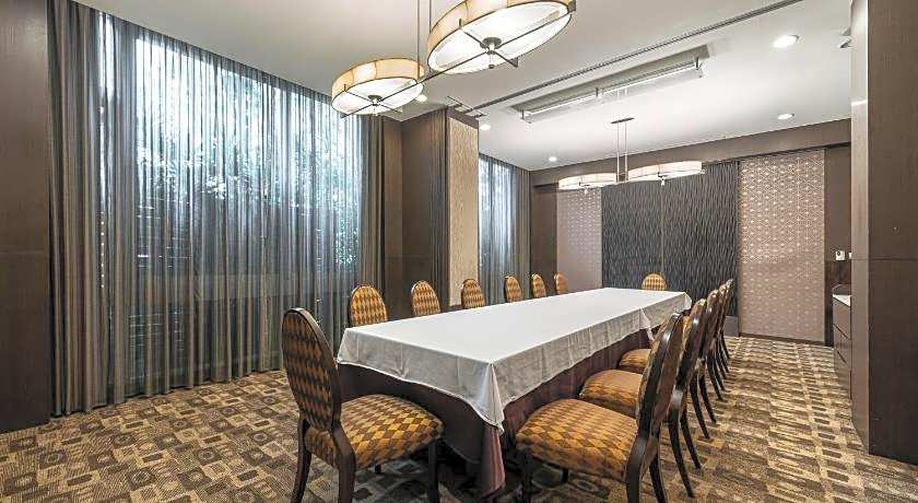 Taipung Suites Hotel