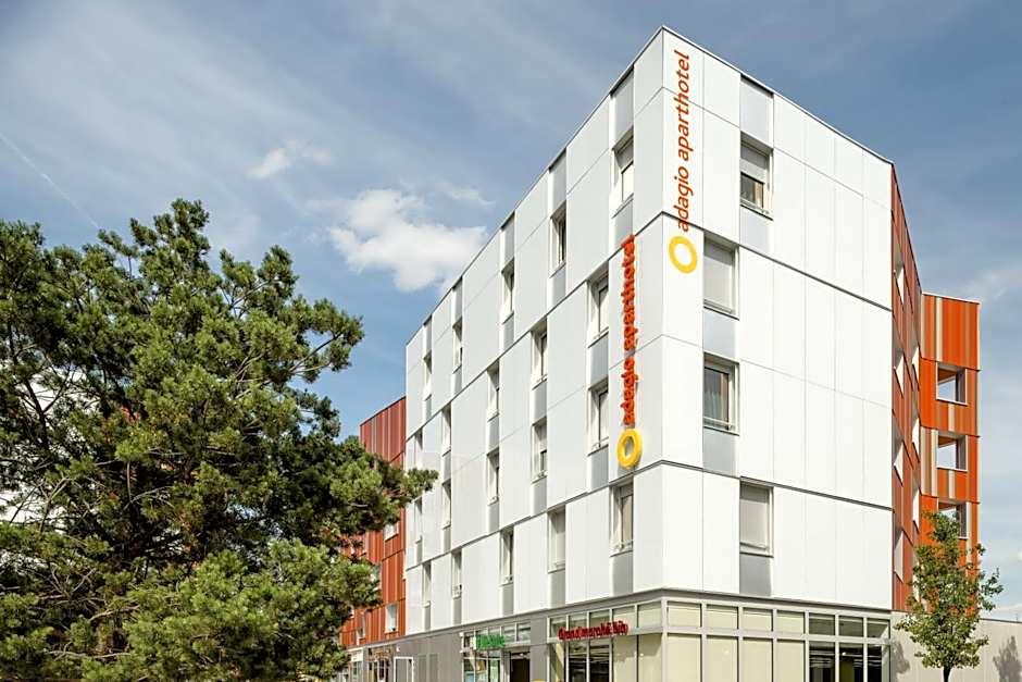 Aparthotel Adagio Access Paris Massy Gare