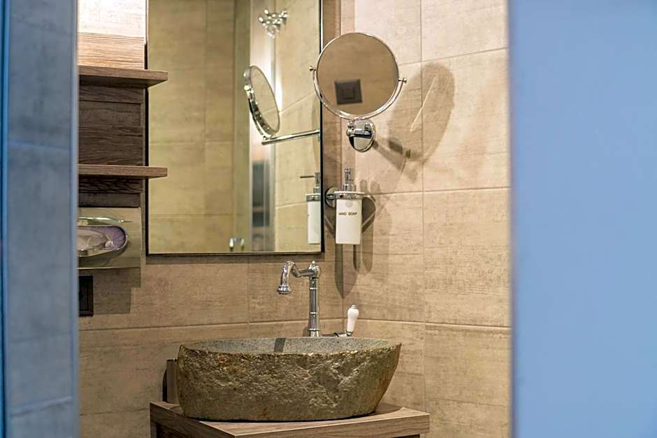 Seven Boutique Hotel