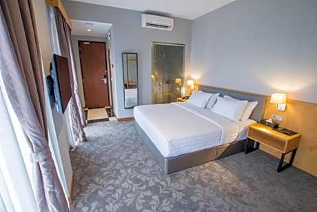 Deluxe Double Balcony Room