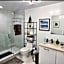 Spacious 2BD 2BTH at Midblock