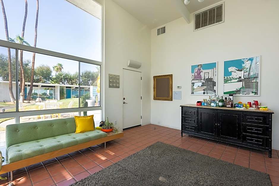 Monkey Tree Hotel by AvantStay Stylish Hotel in Palm Springs w Pool