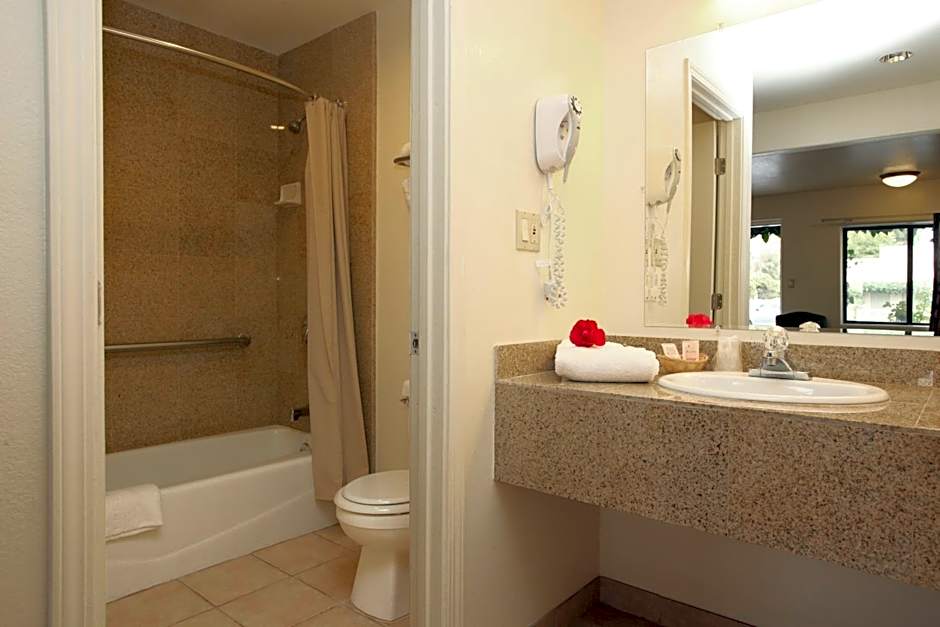 Monterey Oceanside Inn