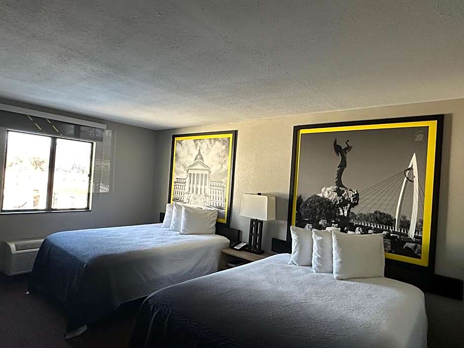 Super 8 by Wyndham Fort Scott