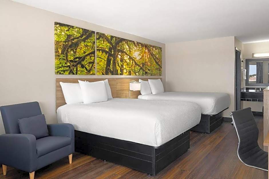 Days Inn & Suites by Wyndham Byram