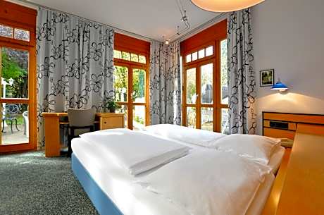 Villa Waldperlach by Blattl