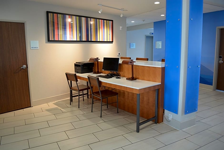 Holiday Inn Express And Suites Liberal By IHG