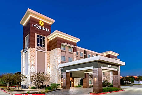 La Quinta Inn & Suites by Wyndham Houston Nw Beltway 8 / West Rd