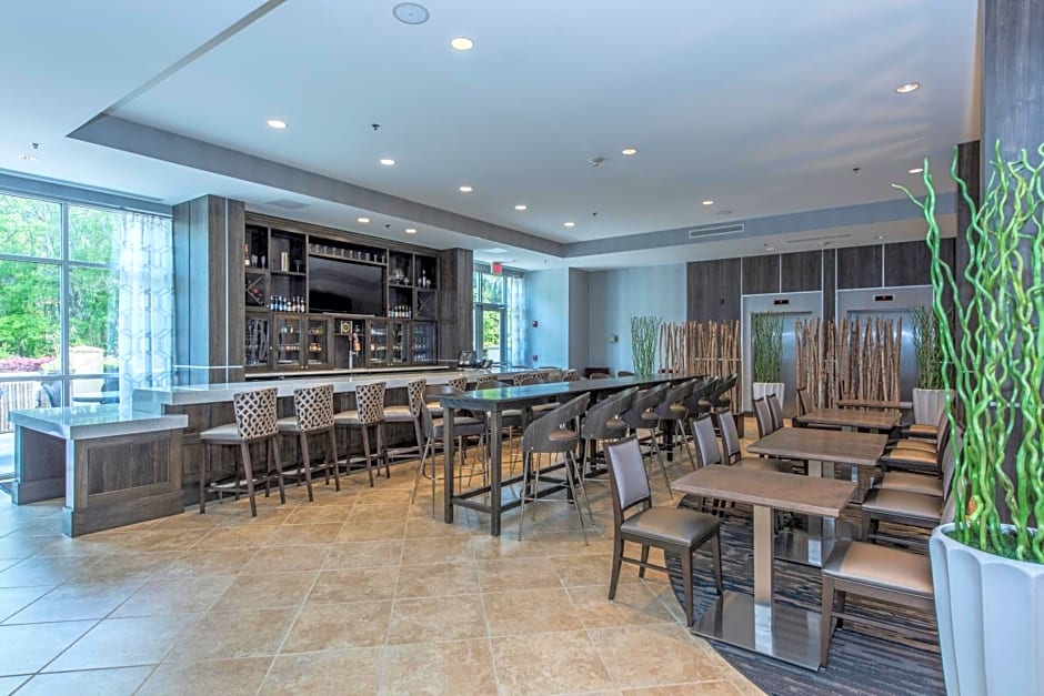 DoubleTree by Hilton North Charleston - Convention Center
