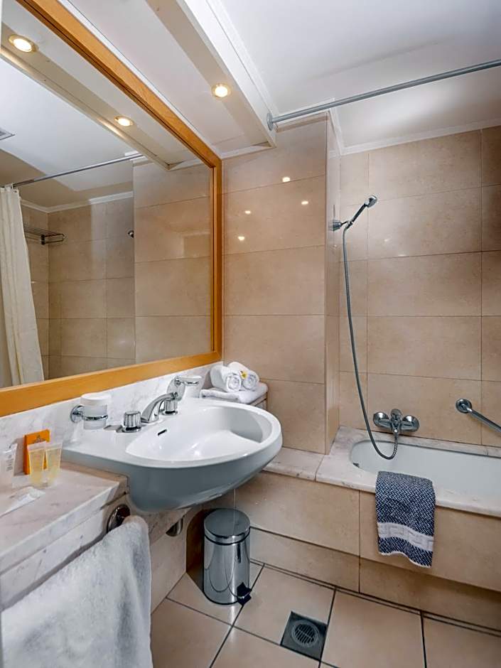Athineon Hotel