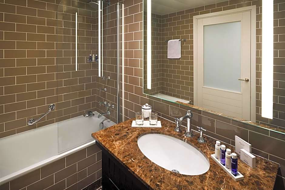 Columbus Hotel Monte-Carlo, Curio Collection by Hilton