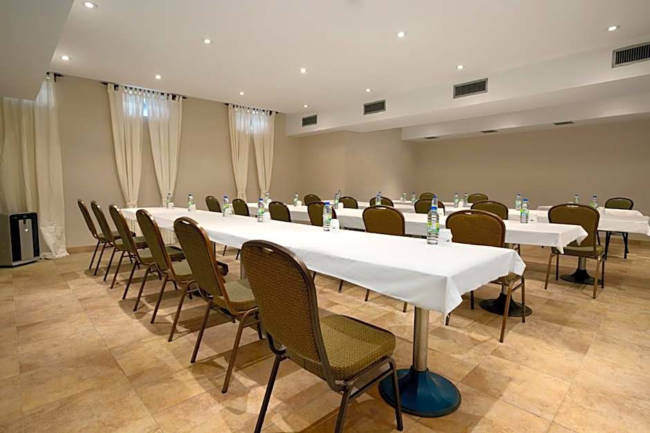 Days Inn by Wyndham Montreal East