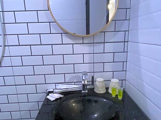 OYO 90857 Hotel Kong Jing