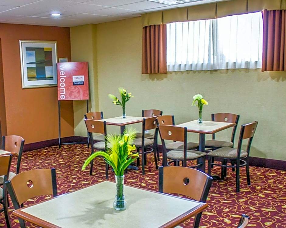 Travelodge by Wyndham Ozone Park