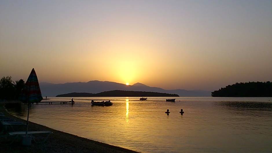 Avra Beach Hotel