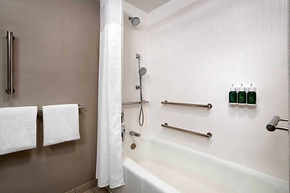 Courtyard by Marriott Bakersfield