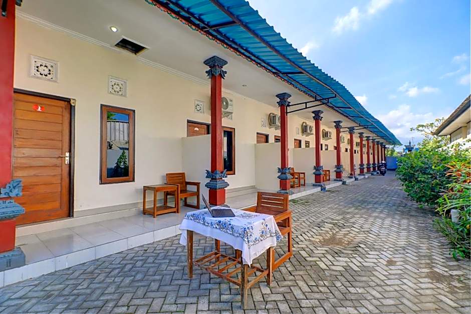 OYO Life 92838 Kost Ibu Surya