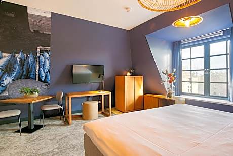 Deluxe Studio with Kitchen