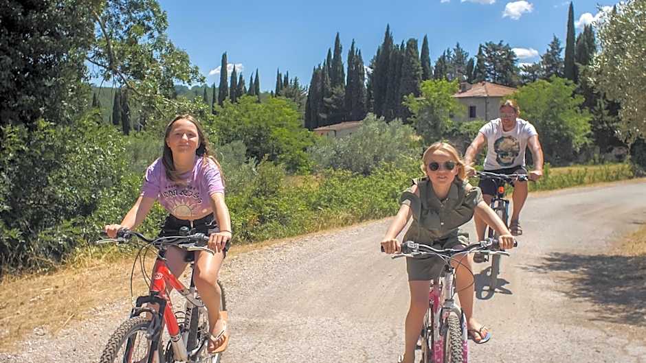 Residence with swimming pool immersed in the typical Tuscan countryside just 5 minutes from Massa Marittima