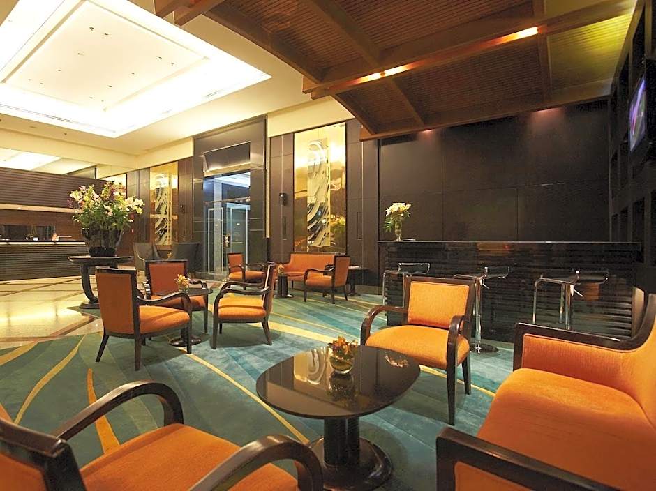 Bandara Suites Silom