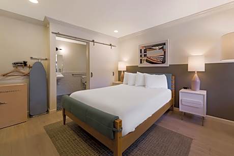 Queen Room - Disability Access