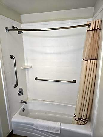 Queen Suite with Two Queen Beds - Non-Smoking