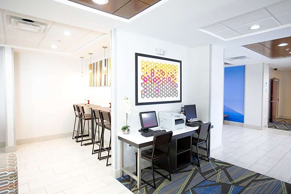 Holiday Inn Express & Suites Knoxville - Farragut by IHG