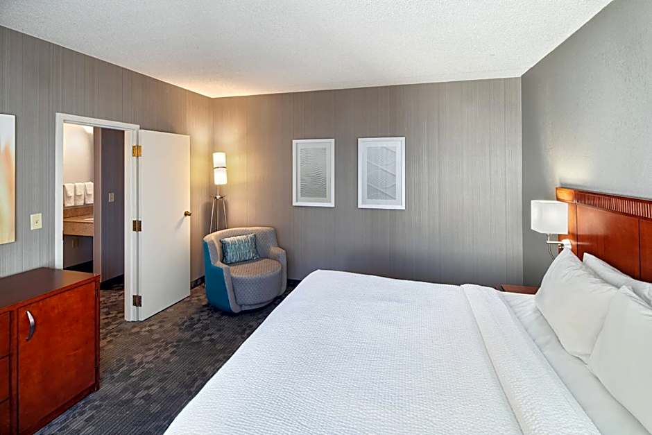 Courtyard by Marriott Cincinnati Blue Ash