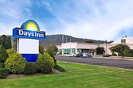 Days Inn by Wyndham Warren