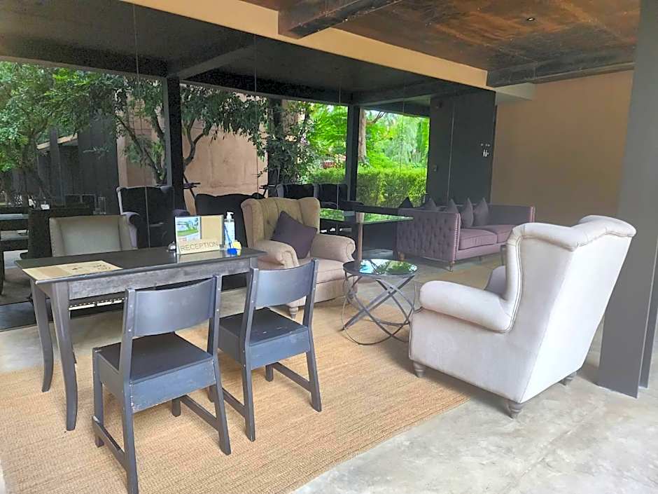 Monaz River Kwai Kanchanaburi