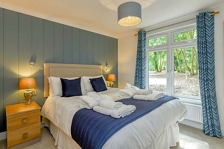 Woolverstone Marina and Lodge Park