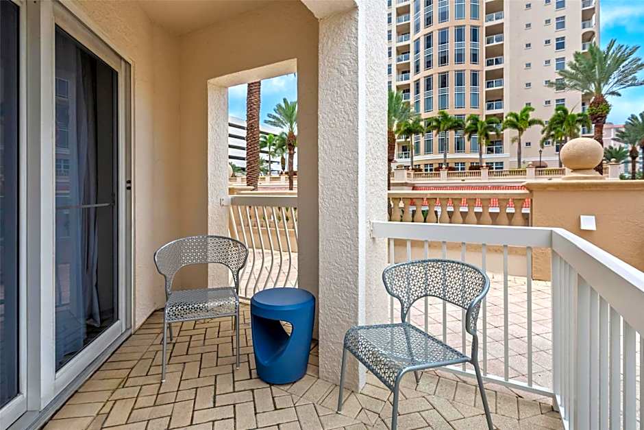 Hampton Inn By Hilton & Suites St. Petersburg/Downtown