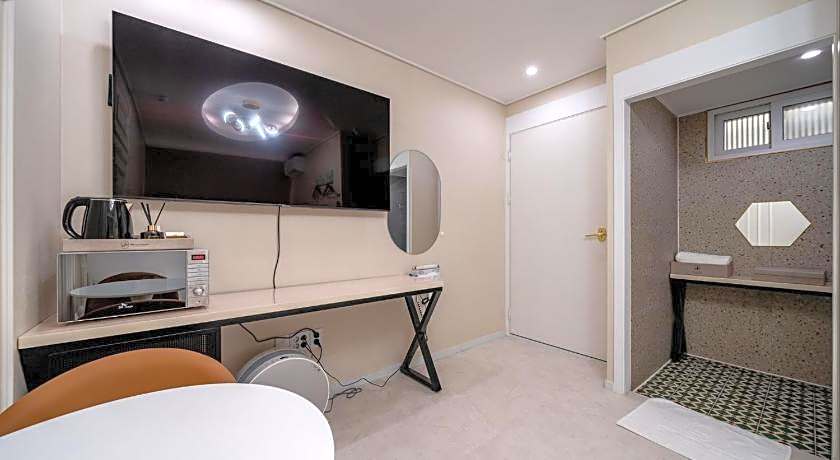 Incheon Unseodong DK Airport Hotel