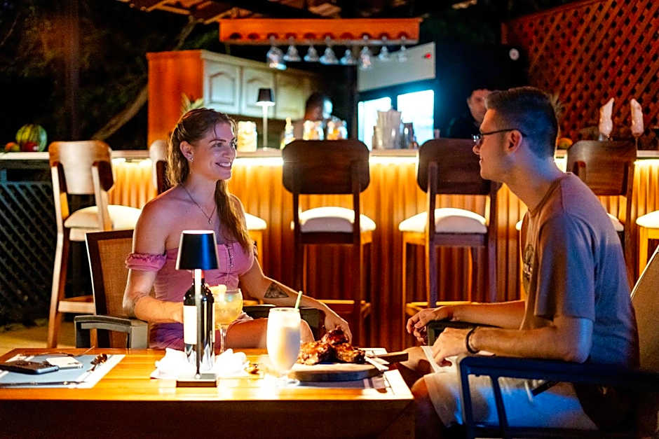 Papagayo Golden Palms Beachfront Hotel