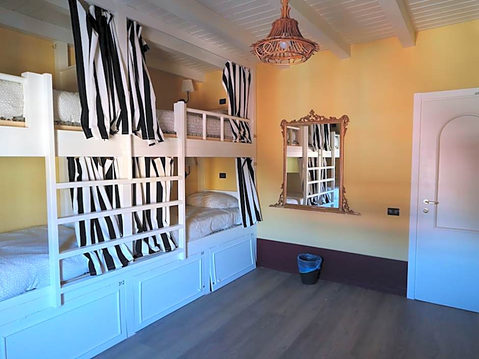 Grand Hostel Coconut