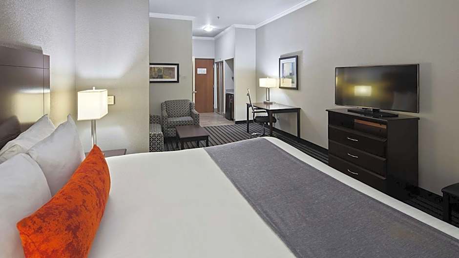 Best Western Plus Austin Airport Inn & Suites
